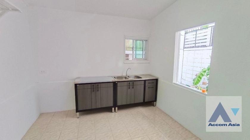 8  5 br House for rent and sale in Phaholyothin ,Bangkok  AA40986