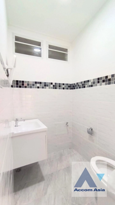 18  5 br House for rent and sale in Phaholyothin ,Bangkok  AA40986