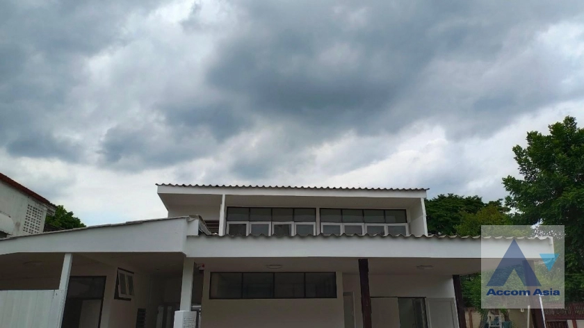  2  5 br House for rent and sale in Phaholyothin ,Bangkok  AA40986