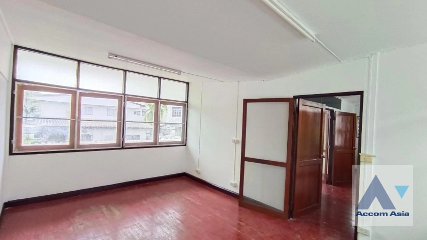 15  5 br House for rent and sale in Phaholyothin ,Bangkok  AA40986