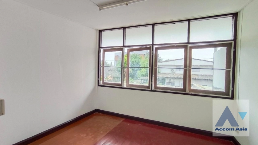 16  5 br House for rent and sale in Phaholyothin ,Bangkok  AA40986