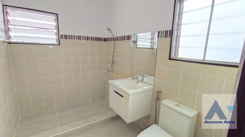 19  5 br House for rent and sale in Phaholyothin ,Bangkok  AA40986