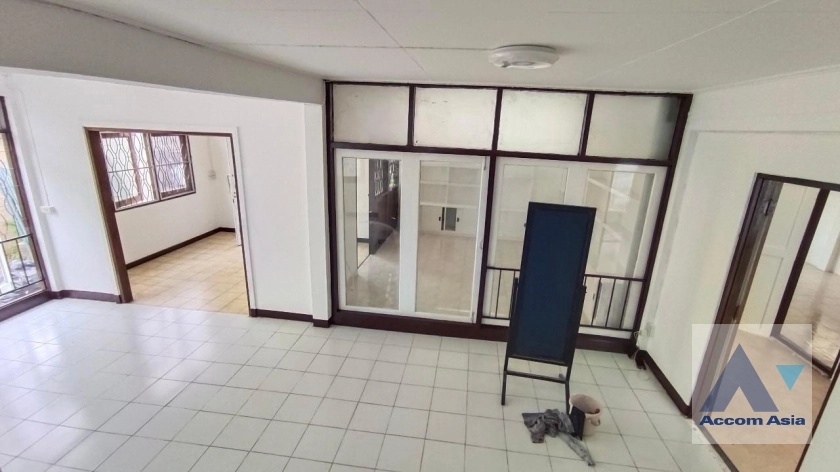 6  5 br House for rent and sale in Phaholyothin ,Bangkok  AA40986