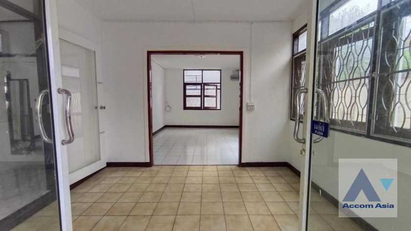 7  5 br House for rent and sale in Phaholyothin ,Bangkok  AA40986