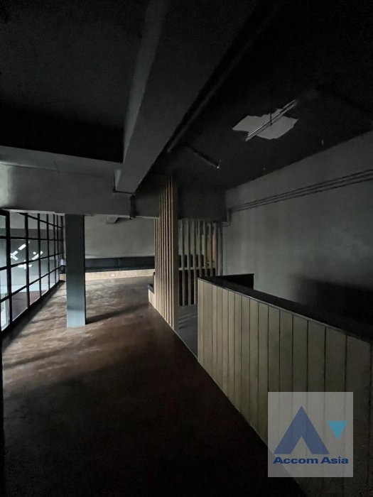11  Retail / Showroom For Rent in Sukhumvit ,Bangkok BTS Ekkamai AA40988