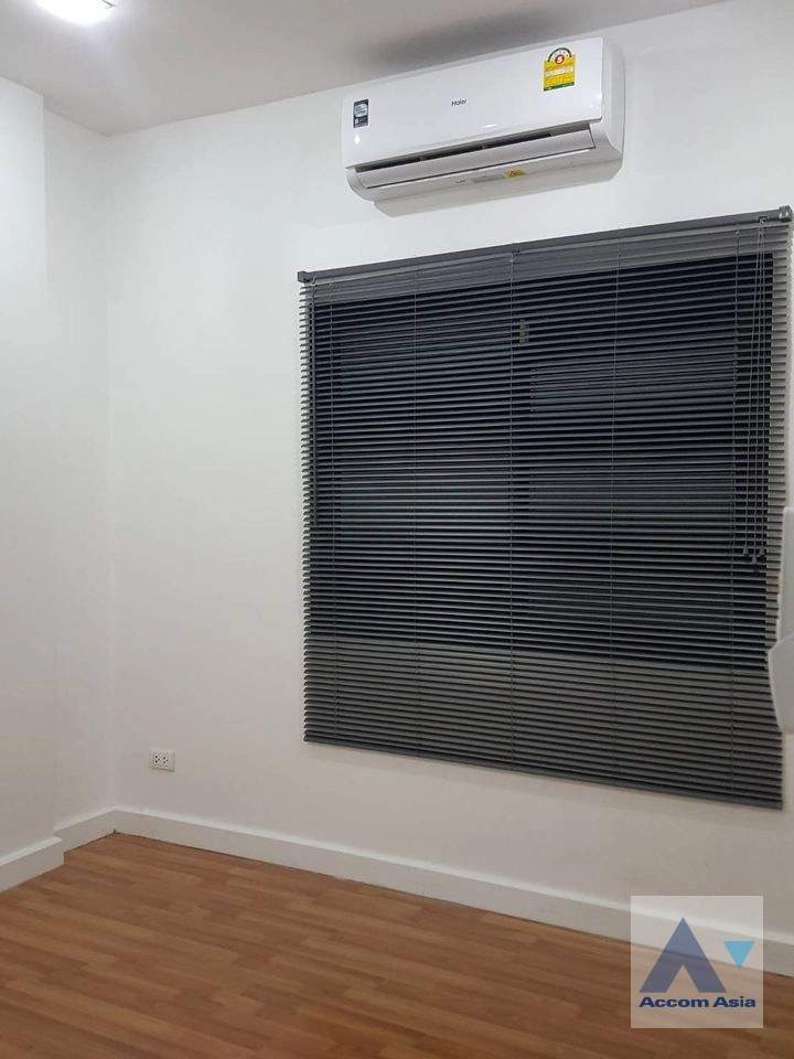 7  3 br Townhouse for rent and sale in Lat Phrao ,Bangkok  AA40994