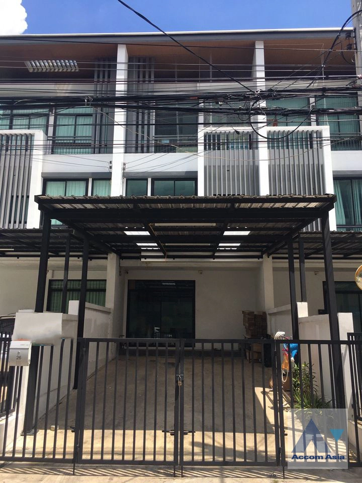  2  3 br Townhouse for rent and sale in Lat Phrao ,Bangkok  AA40994