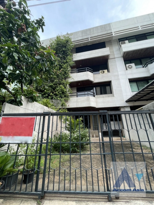  1  8 br House For Sale in Sukhumvit ,Bangkok BTS Thong Lo AA40996