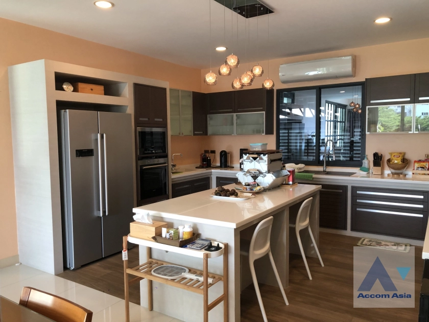 6  4 br House For Sale in Pattanakarn ,Bangkok  AA41012