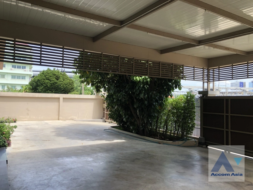 36  4 br House For Sale in Pattanakarn ,Bangkok  AA41012