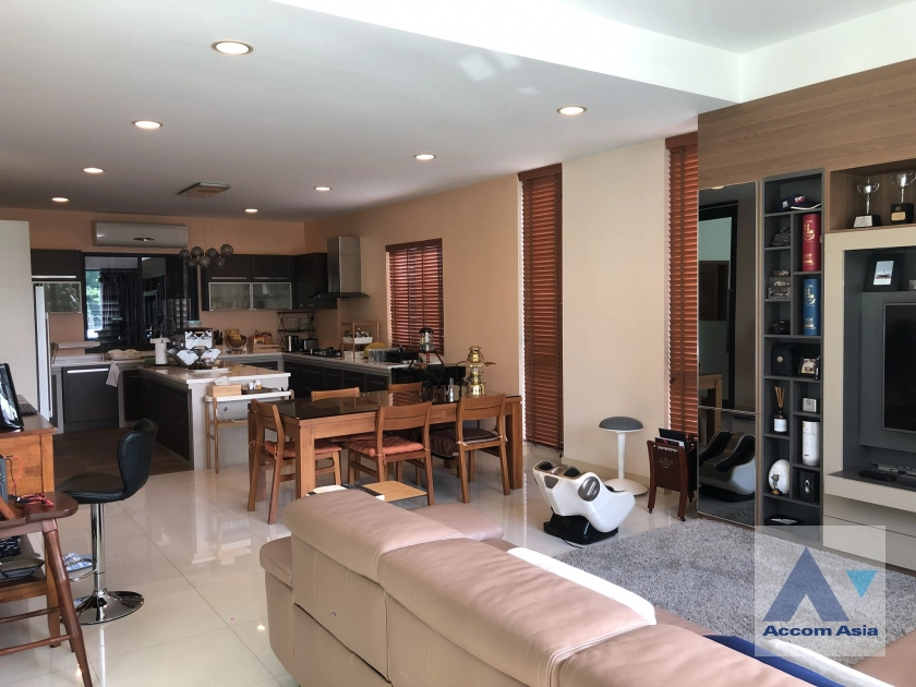 unitHome Office |  4 Bedrooms  House For Sale in Pattanakarn, Bangkok  (AA41012)