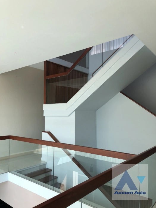 9  4 br House For Sale in Pattanakarn ,Bangkok  AA41012