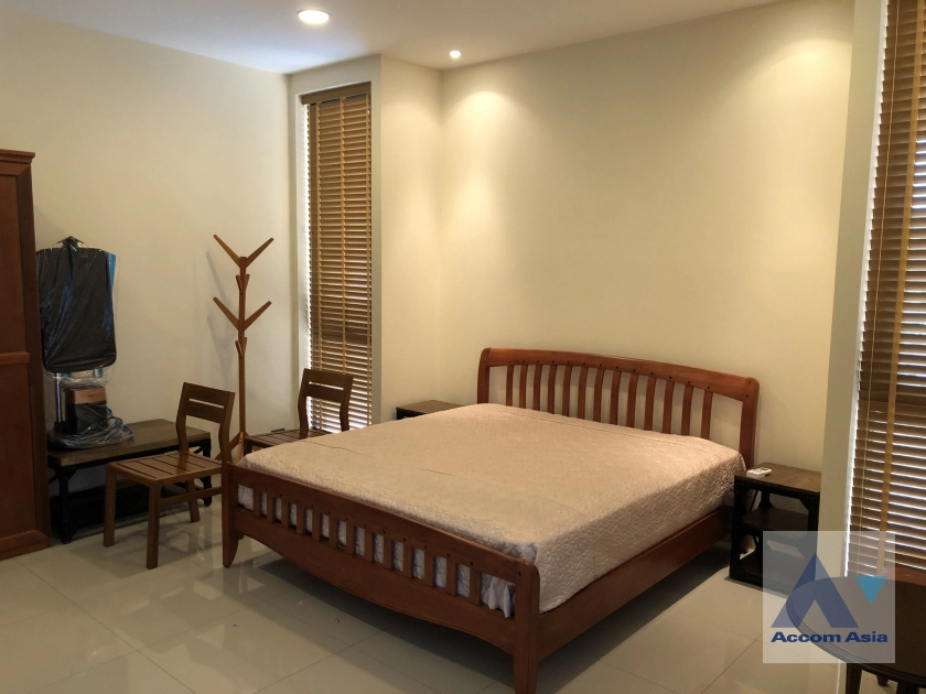 20  4 br House For Sale in Pattanakarn ,Bangkok  AA41012