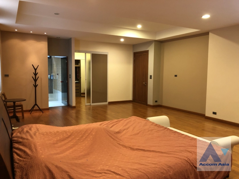 23  4 br House For Sale in Pattanakarn ,Bangkok  AA41012