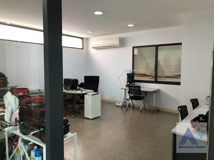 16  4 br House For Sale in Pattanakarn ,Bangkok  AA41012