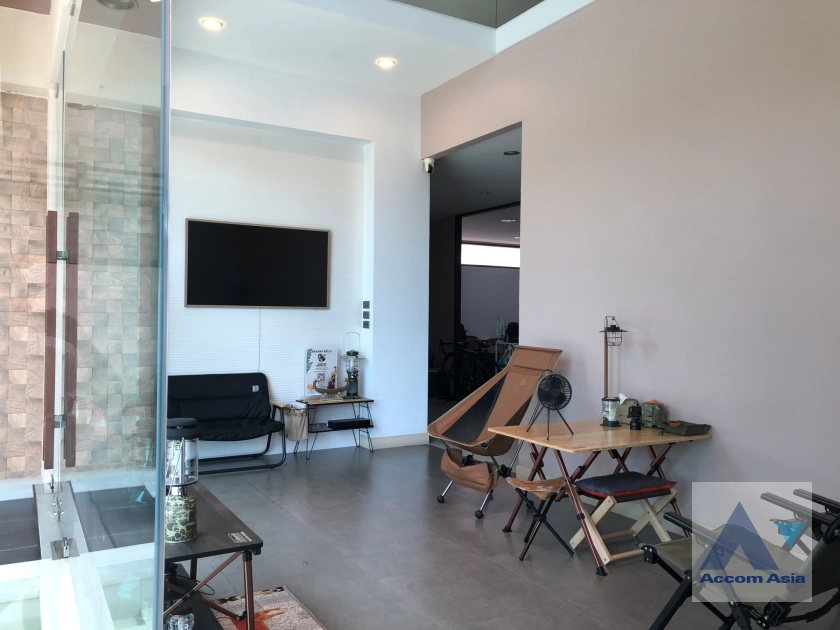 12  4 br House For Sale in Pattanakarn ,Bangkok  AA41012