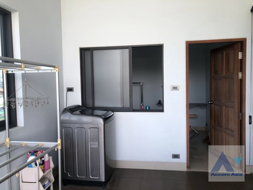 30  4 br House For Sale in Pattanakarn ,Bangkok  AA41012