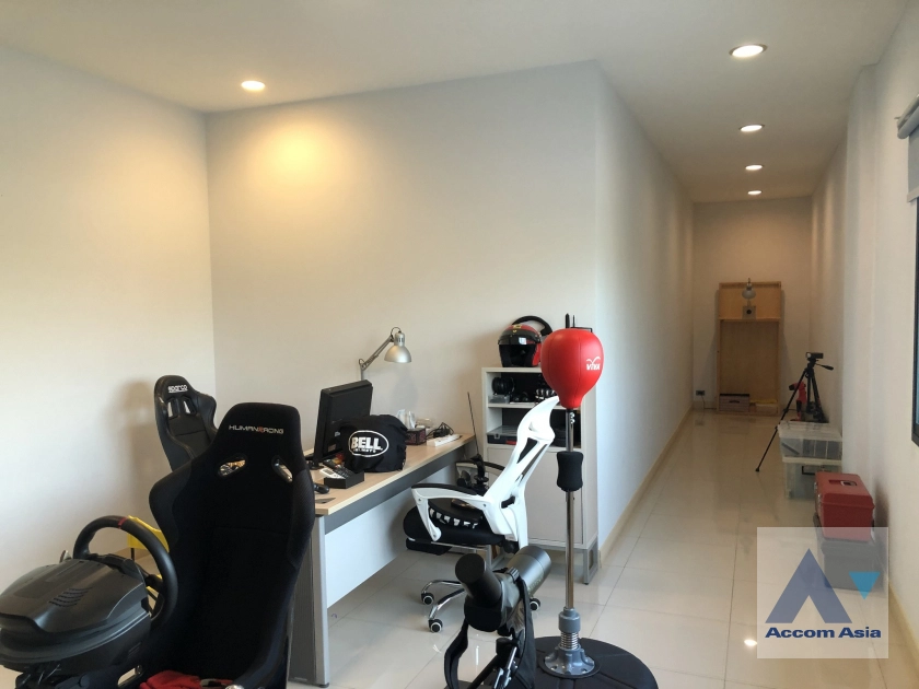 19  4 br House For Sale in Pattanakarn ,Bangkok  AA41012