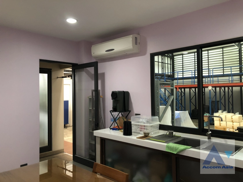 7  4 br House For Sale in Pattanakarn ,Bangkok  AA41012