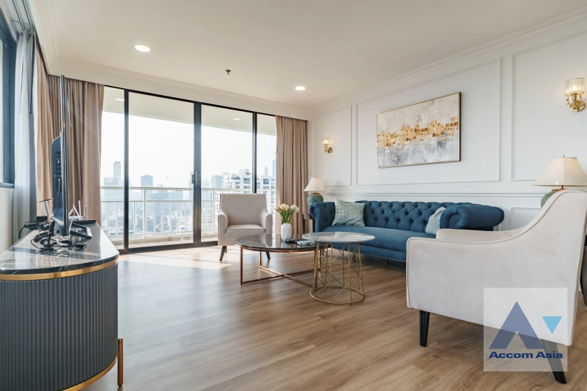 Lake Green Condominium  2 Bedroom for Sale & Rent BTS Nana in Sukhumvit Bangkok