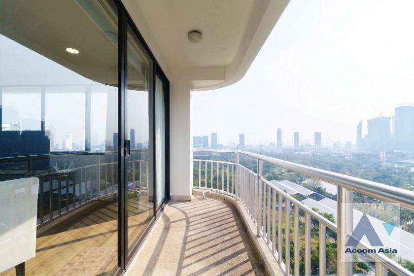 10  2 br Condominium for rent and sale in Sukhumvit ,Bangkok BTS Nana at Lake Green AA41022