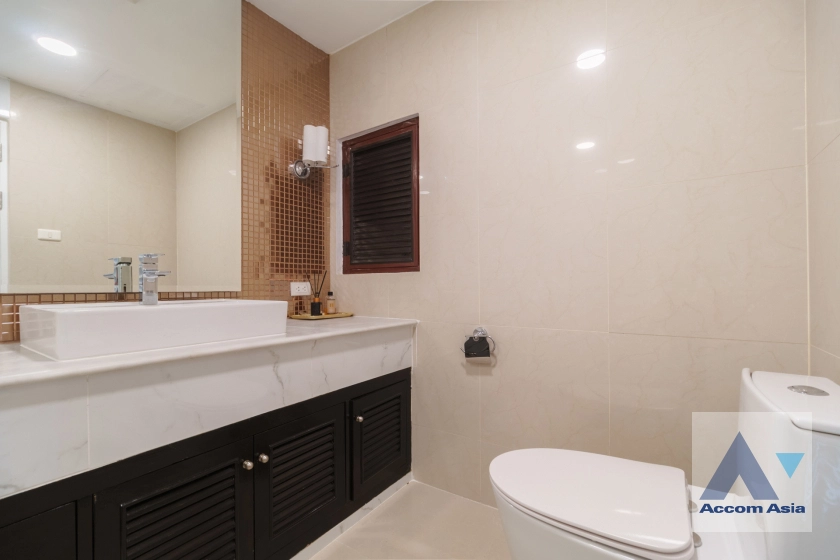 16  2 br Condominium for rent and sale in Sukhumvit ,Bangkok BTS Nana at Lake Green AA41022