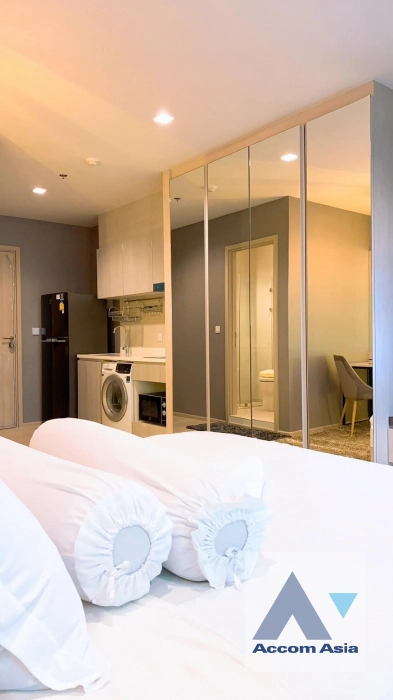 unit 1 Bedroom  Condominium For Rent in Ploenchit, Bangkok  near BTS Ploenchit (AA41044)