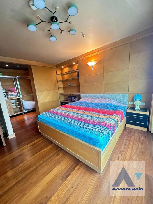 7  2 br Condominium For Sale in Ploenchit ,Bangkok BTS Chitlom at Baan Na Varang AA41052