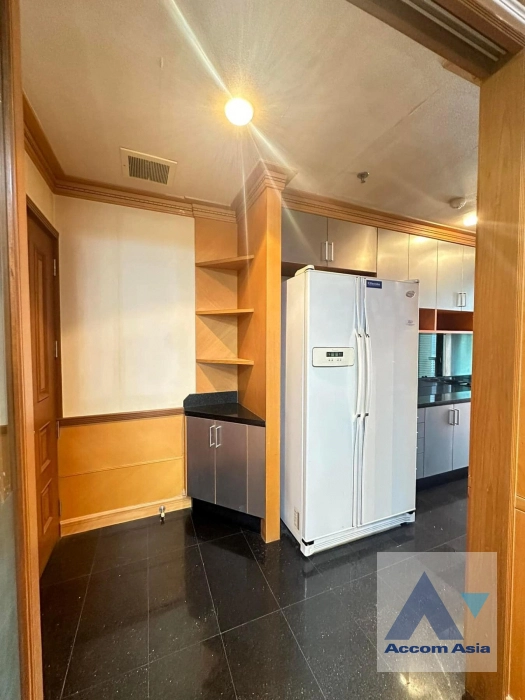 6  2 br Condominium For Sale in Ploenchit ,Bangkok BTS Chitlom at Baan Na Varang AA41052