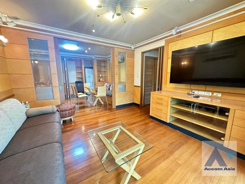 4  2 br Condominium For Sale in Ploenchit ,Bangkok BTS Chitlom at Baan Na Varang AA41052
