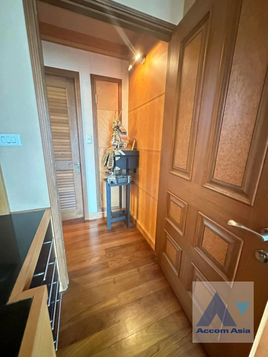 10  2 br Condominium For Sale in Ploenchit ,Bangkok BTS Chitlom at Baan Na Varang AA41052