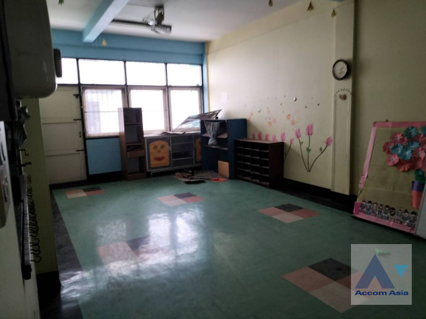 5  Building For Sale in Silom ,Bangkok  AA41053