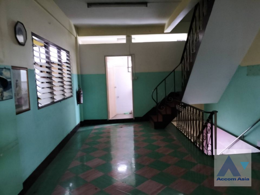 4  Building For Sale in Silom ,Bangkok  AA41053