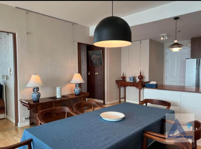 unit 2 Bedrooms  Condominium For Rent in Charoen Nakhon, Bangkok  near BTS Krung Thon Buri (AA41057)