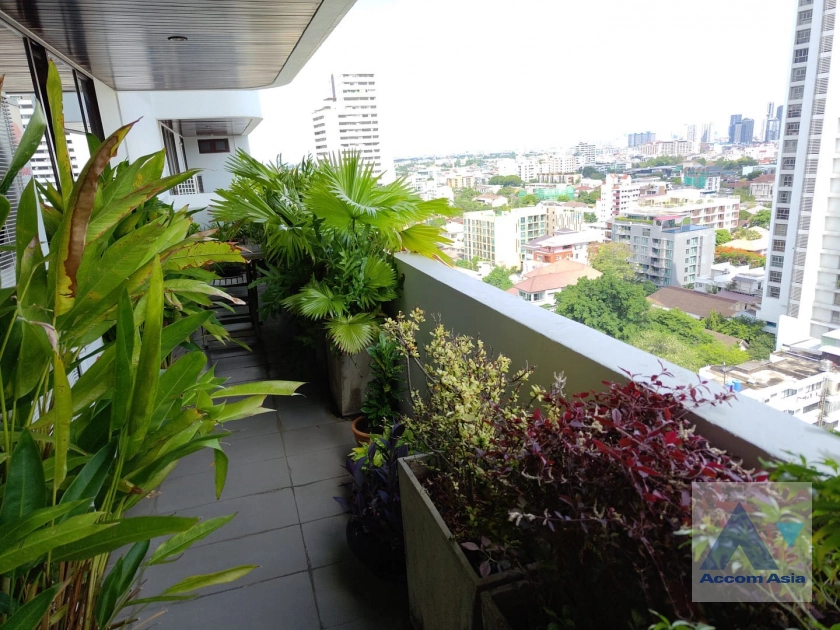 10  3 br Condominium For Sale in Sukhumvit ,Bangkok BTS Ekkamai at Oriental Tower AA41062