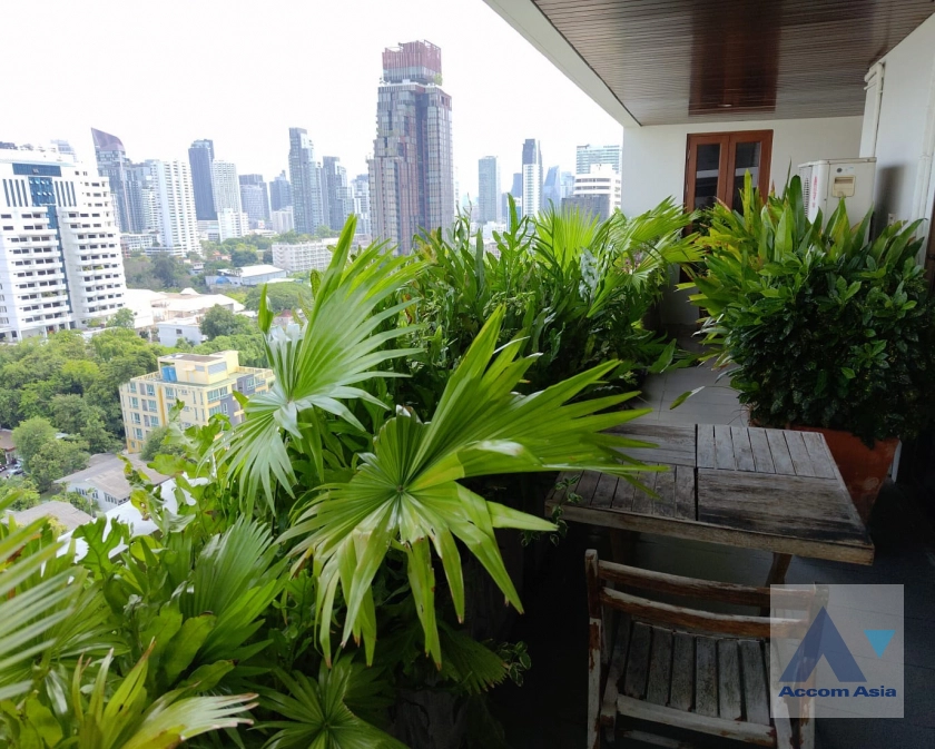 11  3 br Condominium For Sale in Sukhumvit ,Bangkok BTS Ekkamai at Oriental Tower AA41062