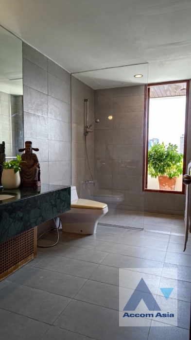 9  3 br Condominium For Sale in Sukhumvit ,Bangkok BTS Ekkamai at Oriental Tower AA41062