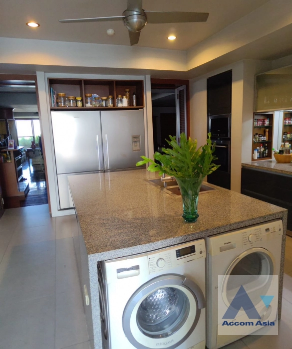 5  3 br Condominium For Sale in Sukhumvit ,Bangkok BTS Ekkamai at Oriental Tower AA41062