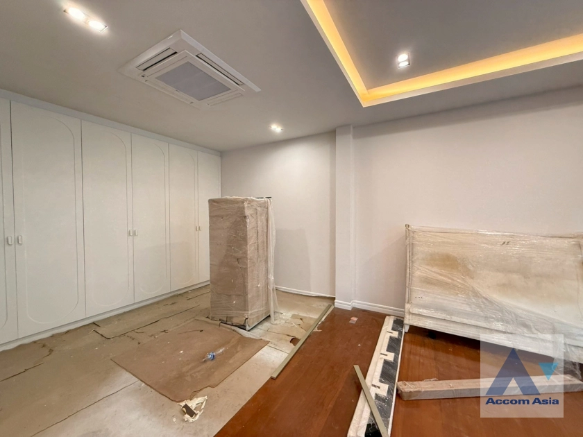 24  4 br House for rent and sale in Bang Na ,Bangkok BTS Bearing at Fantasia Villa 3  AA41069