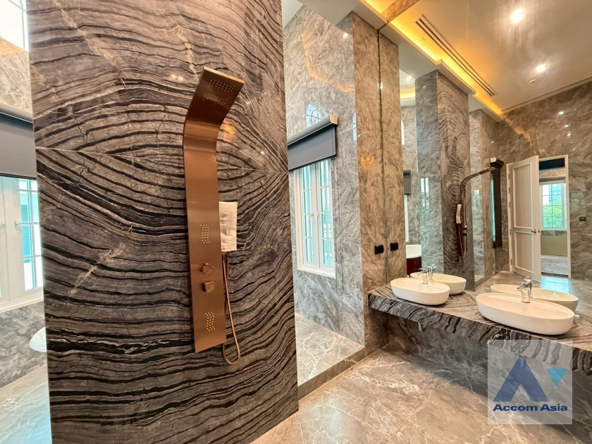 33  4 br House for rent and sale in Bang Na ,Bangkok BTS Bearing at Fantasia Villa 3  AA41069