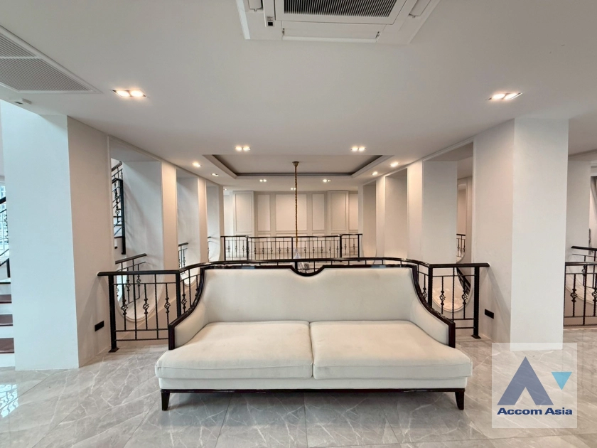 39  4 br House for rent and sale in Bang Na ,Bangkok BTS Bearing at Fantasia Villa 3  AA41069
