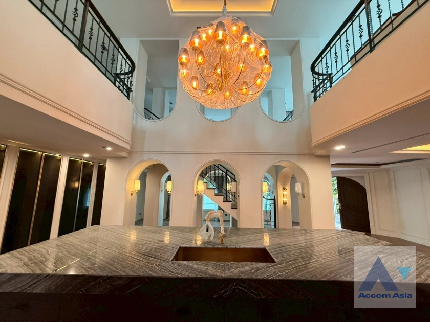 5  4 br House for rent and sale in Bang Na ,Bangkok BTS Bearing at Fantasia Villa 3  AA41069