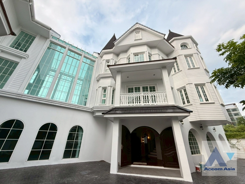 Fantasia Villa 3  House  4 Bedroom for Sale & Rent BTS Bearing in Bangna Bangkok