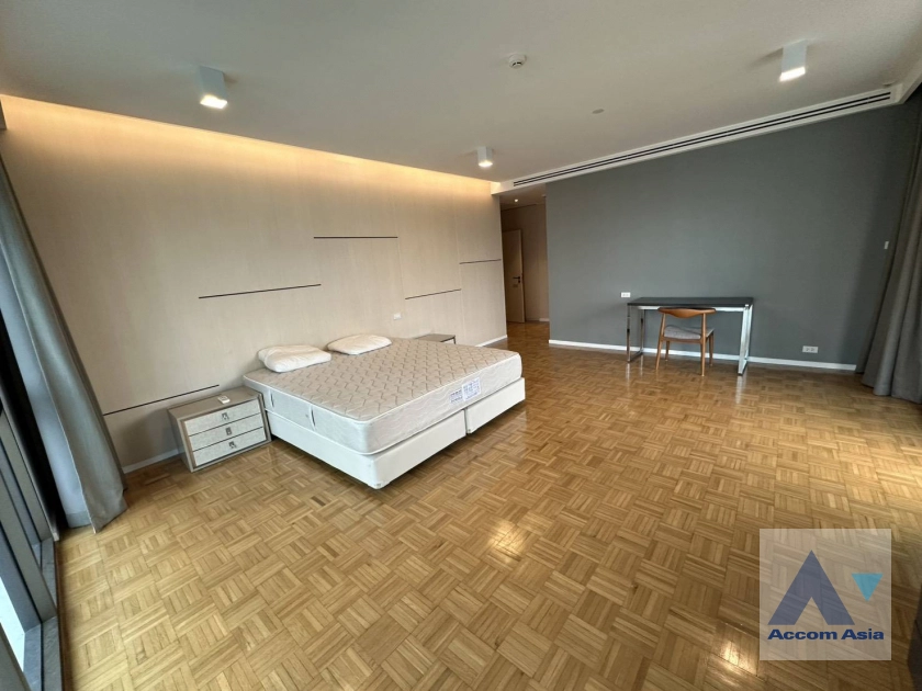 12  3 br Apartment for rent and sale in Sukhumvit ,Bangkok BTS Phrom Phong at High-Rise Serviced Apartment Near The Em District AA41071