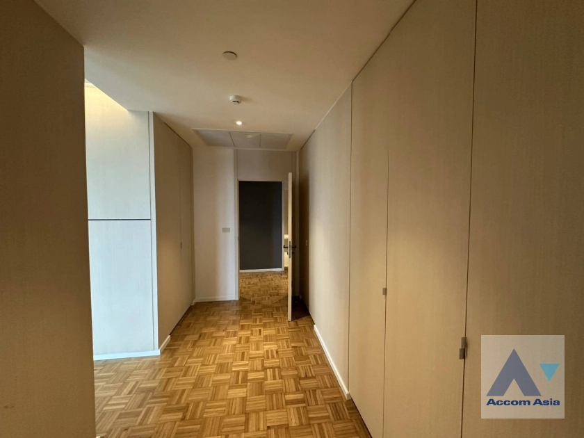 17  3 br Apartment for rent and sale in Sukhumvit ,Bangkok BTS Phrom Phong at High-Rise Serviced Apartment Near The Em District AA41071
