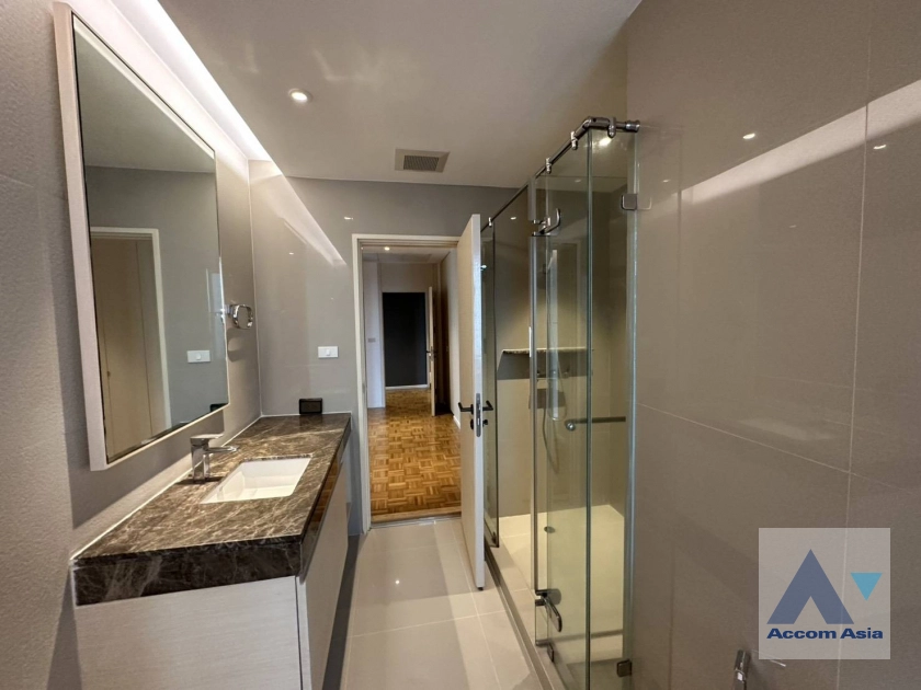 26  3 br Apartment for rent and sale in Sukhumvit ,Bangkok BTS Phrom Phong at High-Rise Serviced Apartment Near The Em District AA41071