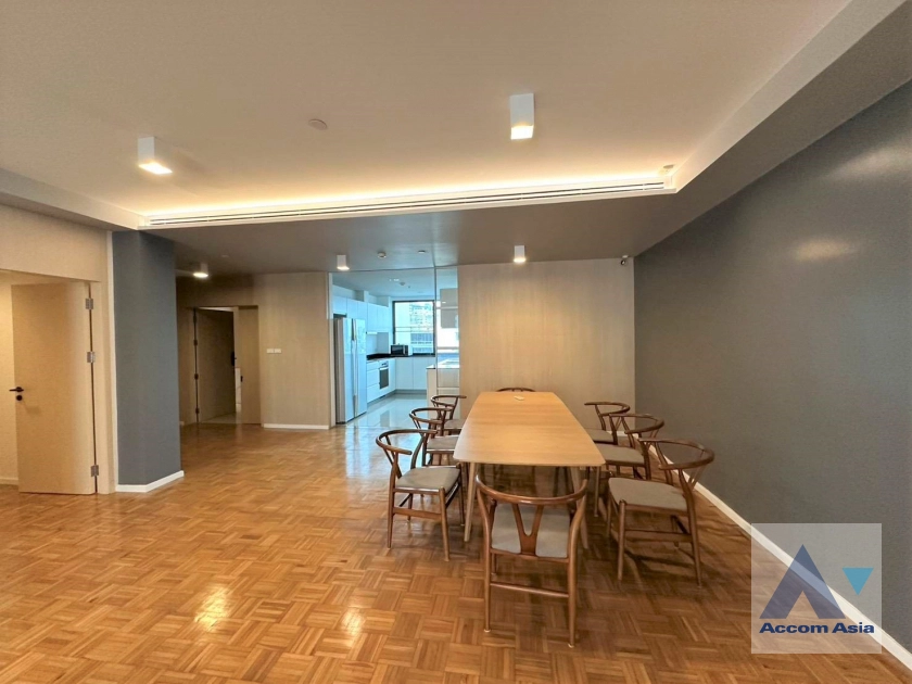  1  3 br Apartment for rent and sale in Sukhumvit ,Bangkok BTS Phrom Phong at High-Rise Serviced Apartment Near The Em District AA41071