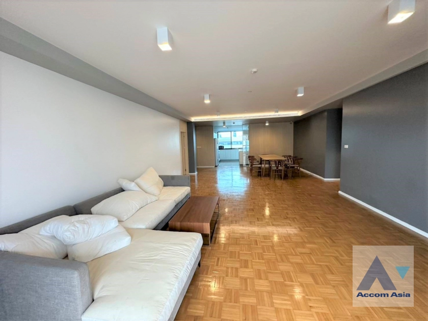 unit 3 Bedrooms  Apartment For Rent & Sale in Sukhumvit, Bangkok  near BTS Phrom Phong (AA41071)