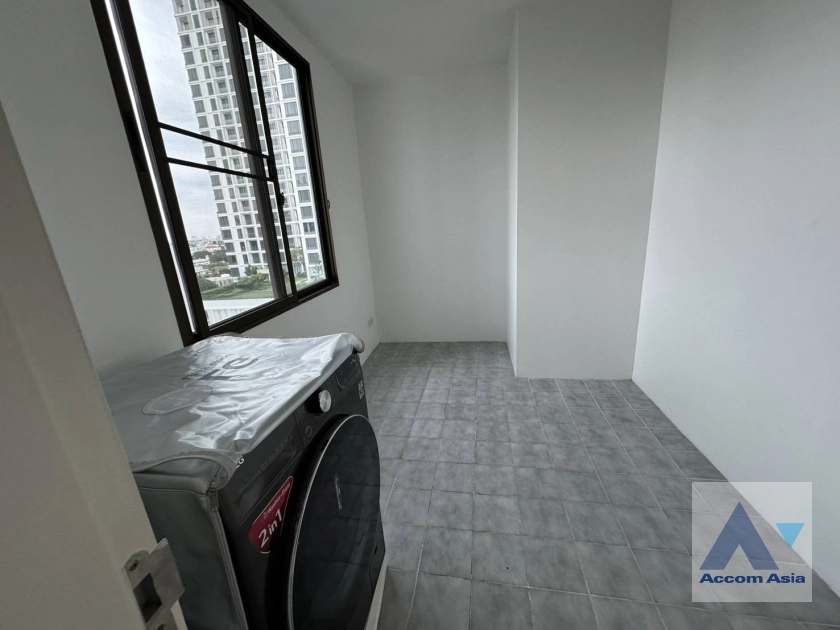 11  3 br Apartment for rent and sale in Sukhumvit ,Bangkok BTS Phrom Phong at High-Rise Serviced Apartment Near The Em District AA41071