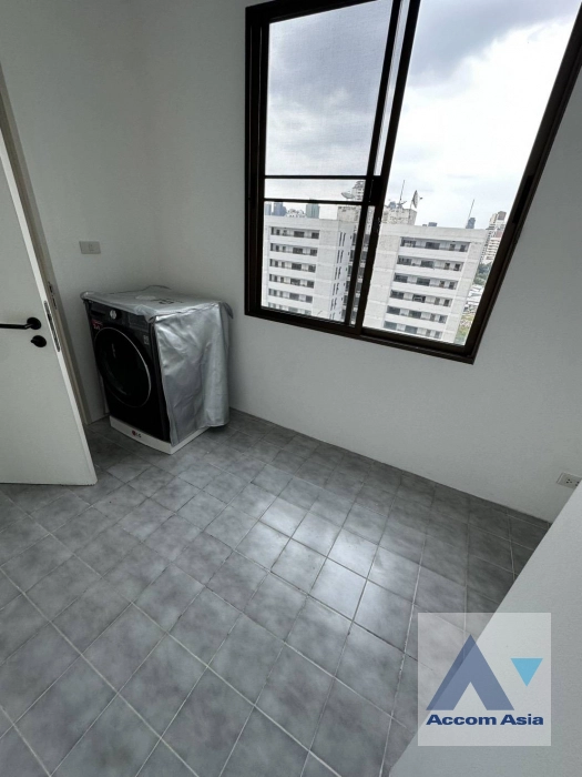 10  3 br Apartment for rent and sale in Sukhumvit ,Bangkok BTS Phrom Phong at High-Rise Serviced Apartment Near The Em District AA41071